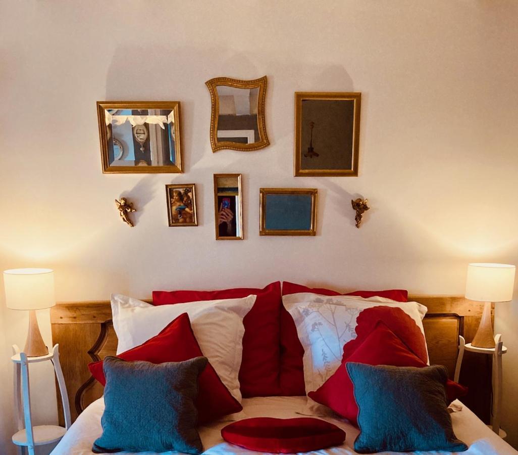 Chambre Des Anges & Roulotte Proche Mont Saint-Michel, L'Angeviniere Bed and Breakfast Εξωτερικό φωτογραφία